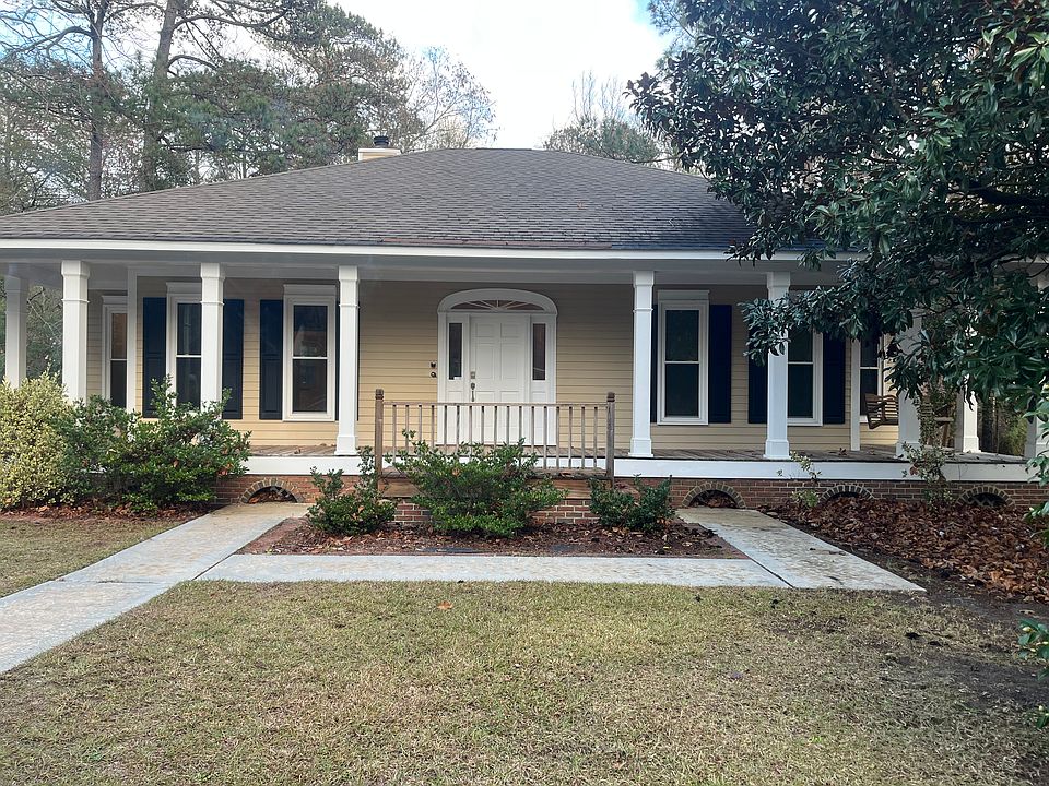 1st image of 224 Muirfield Ct E