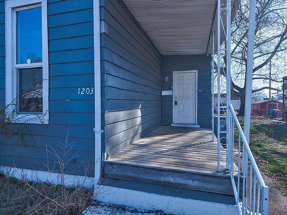 4th image of 1203 Edgar St