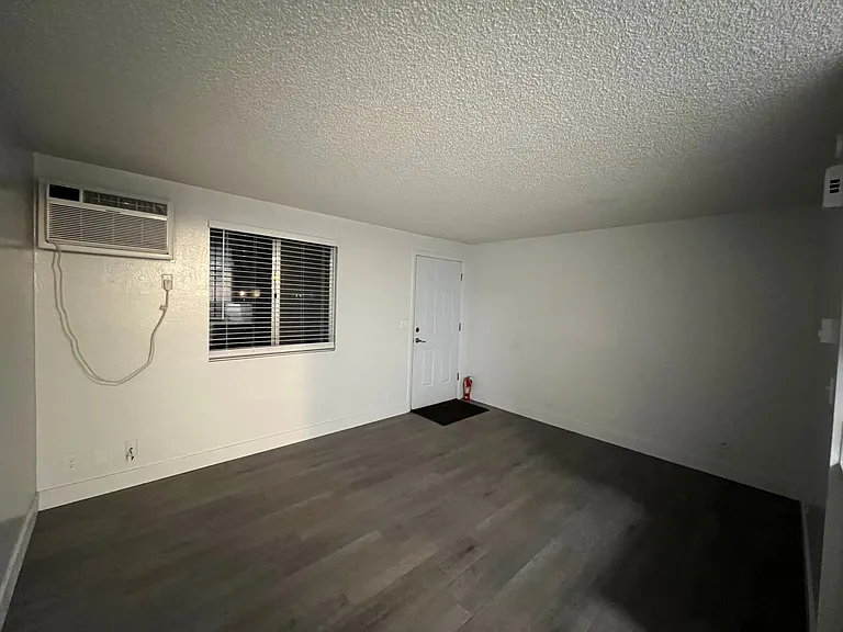 144 Smith Ave #9 — Photo 5