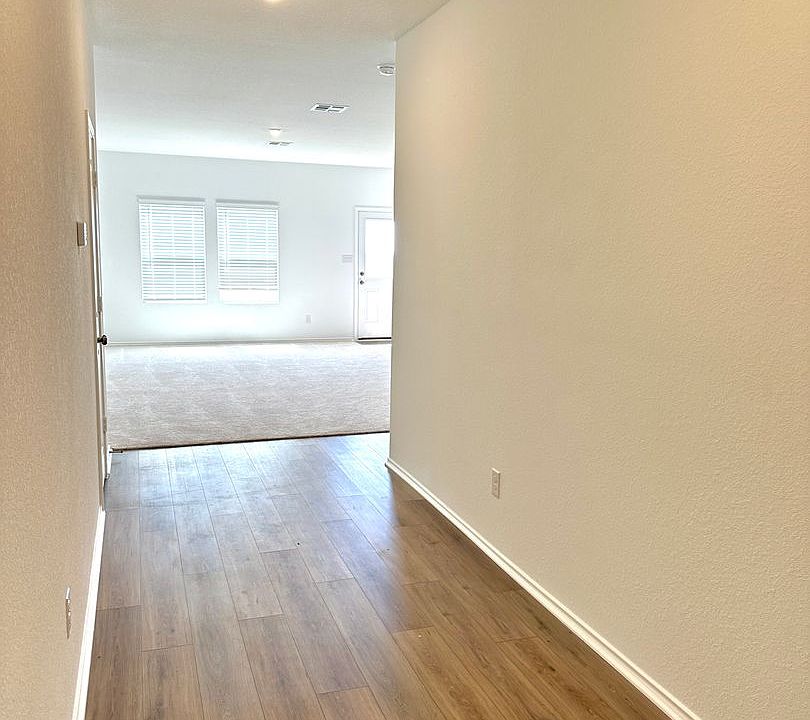 876 Rancho Del Cielo Loop, Jarrell, TX 76537 Zillow