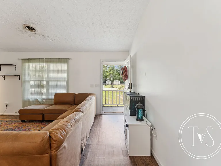 32 Gregory Ct — Photo 7
