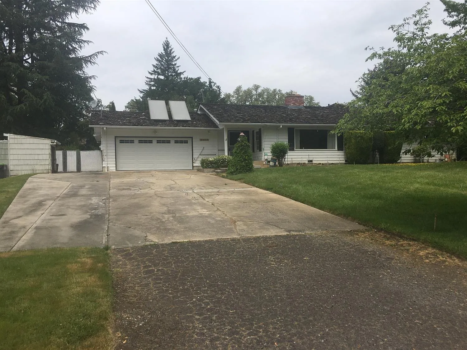 2917 Fairview Dr photo 1