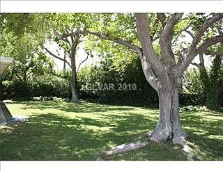 4th image of 300 Park Way W