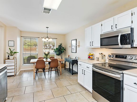4th image of 7903 Woodchase Dr