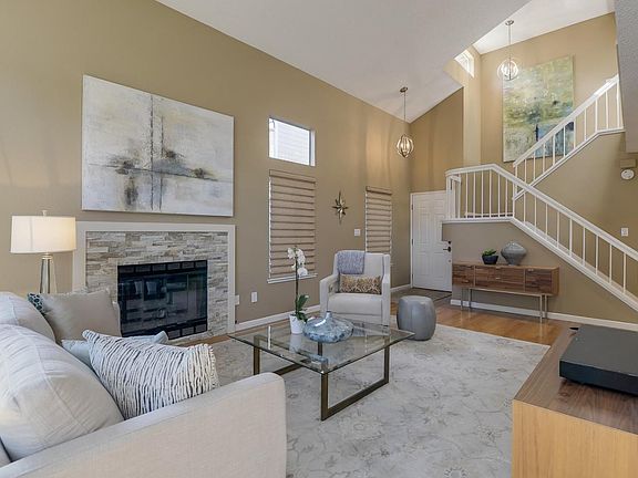 3rd image of 1489 Carrington Cir