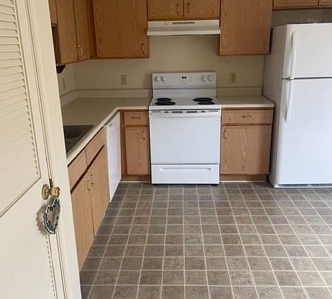 3rd image of 1041 Piedmont St