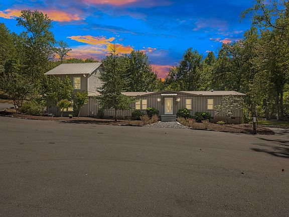 4th image of 2727 Shady Grove Rd