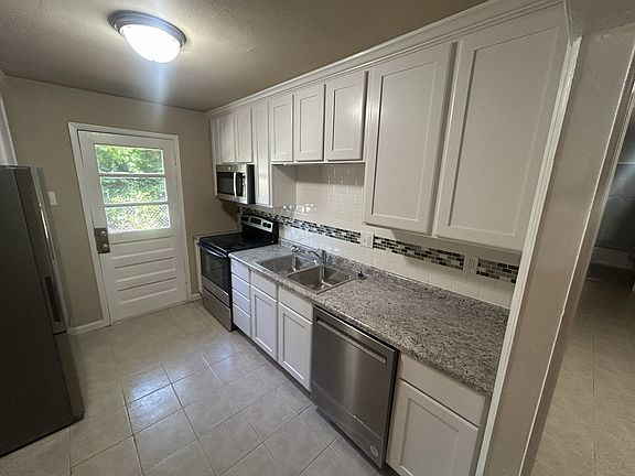 4th image of 10069 Livingston Ave #10069