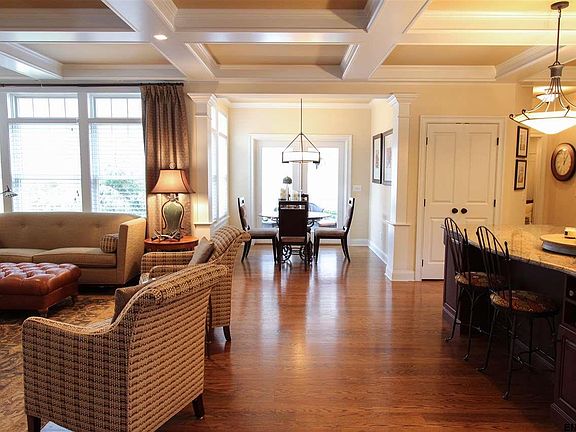 5th image of 61 Waterview Dr