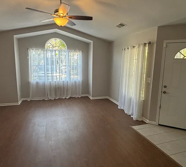 2907 Waters Edge Ct E — Photo 4