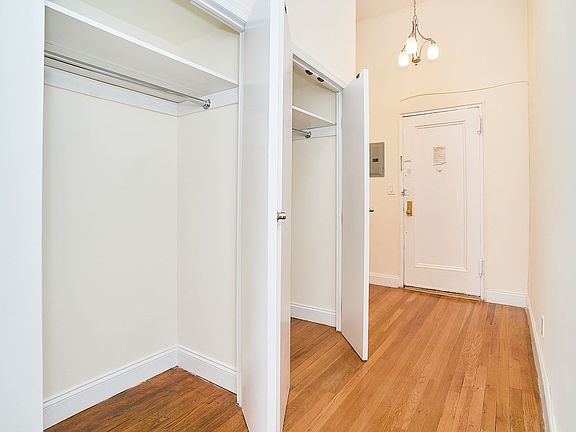 4th image of 235 W 14th St #B1