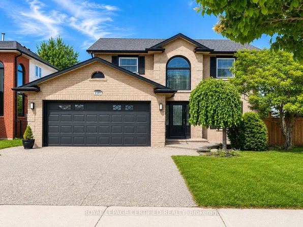 2197 Oakridge Cres, Burlington, ON L7M 4C8