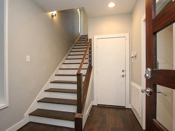 3rd image of 2614 Sherwin St