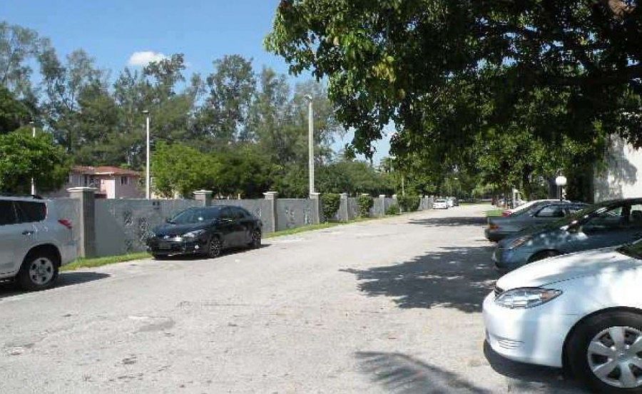 2nd image of 14218 NE 2nd Ct #2C