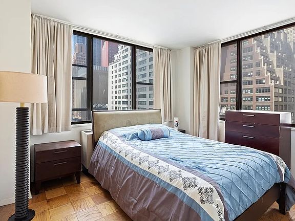 4th image of 301 E 45th St APT 7E