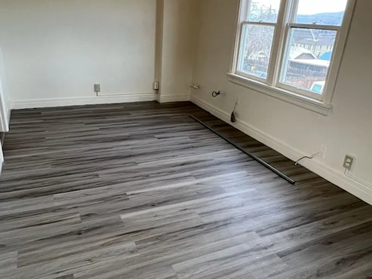 535 Walker Ave — Photo 2