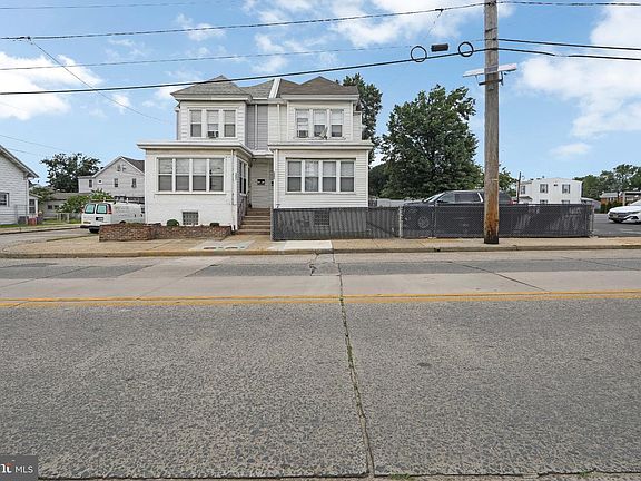 4th image of 3403 River Rd