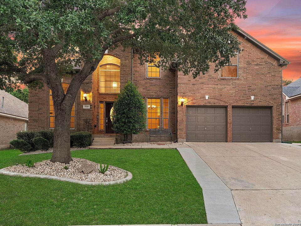 1st image of 19539 MILL OAK