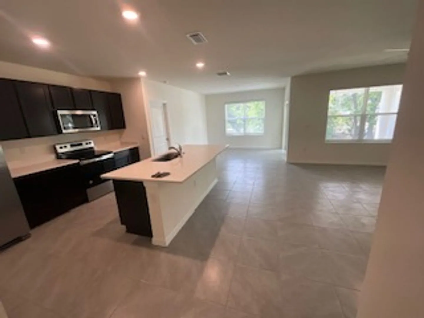 Coming Available 9/4/2026 - 3/2 Home in Lake Diamond North — Photo 4