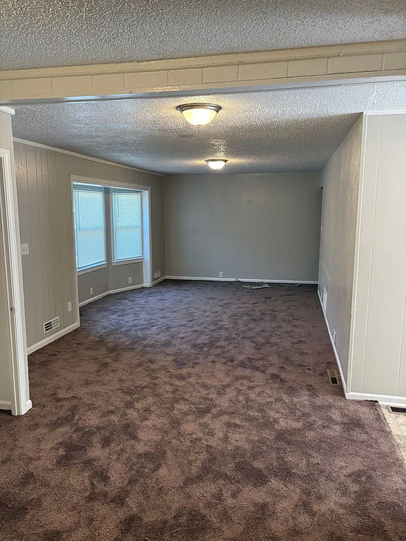 Updated 3 bedroom $1,500 — Photo 3