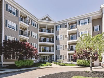989 East St APT 402, Dedham, MA, 02026