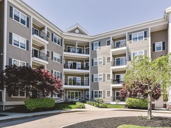 989 East St APT 402, Dedham, MA 02026