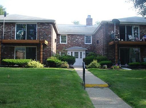 2nd image of 23 Fountain Ln APT 5