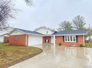 604 N Smiley St, O'Fallon, IL 62269