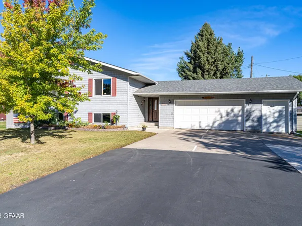 321 Crescent Dr, Thompson, ND 58278