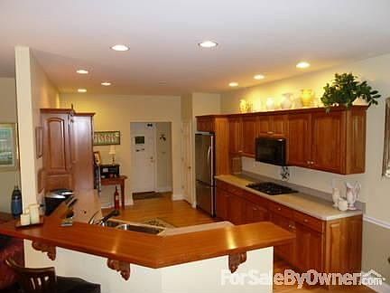 Kitchen : Elegant and Convenient