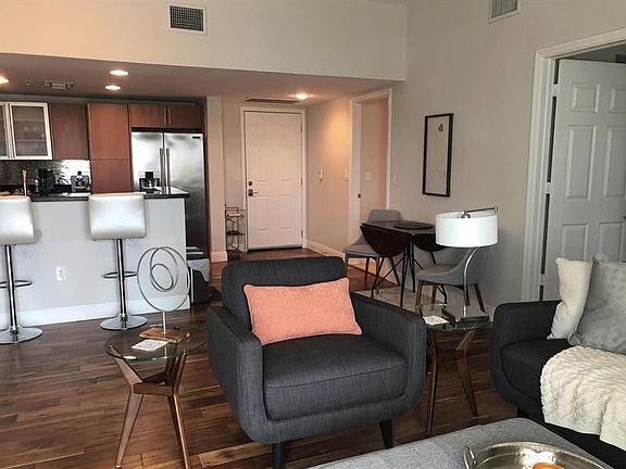 2nd image of 610 Clematis St APT 822