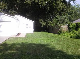 2834 S 16th St, Springfield, IL 62703