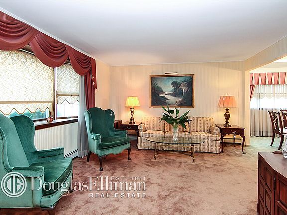 3rd image of 50 Elizabeth Dr
