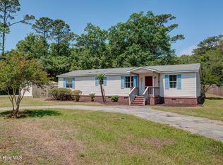201 Susans Dr, Hampstead, NC 28443