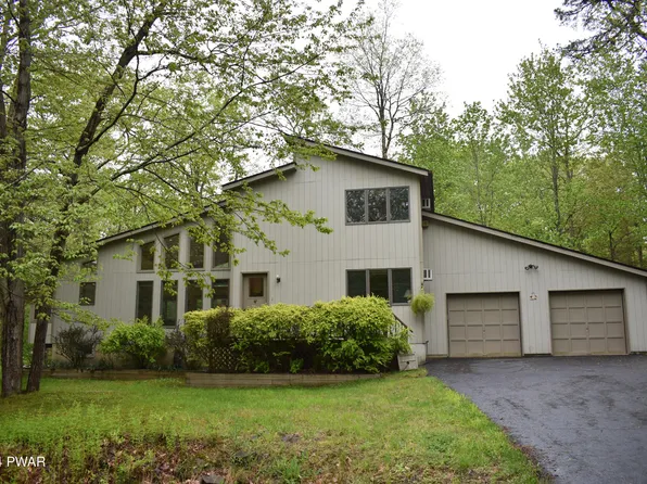 115 Rodeo Ln, Hawley, PA 18428