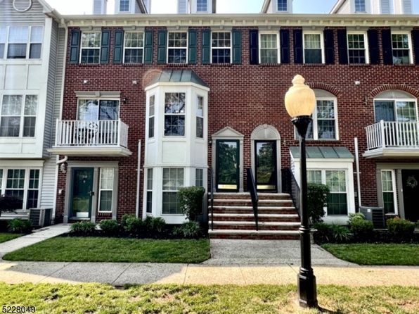 209 Strull Ct, Bridgewater, NJ