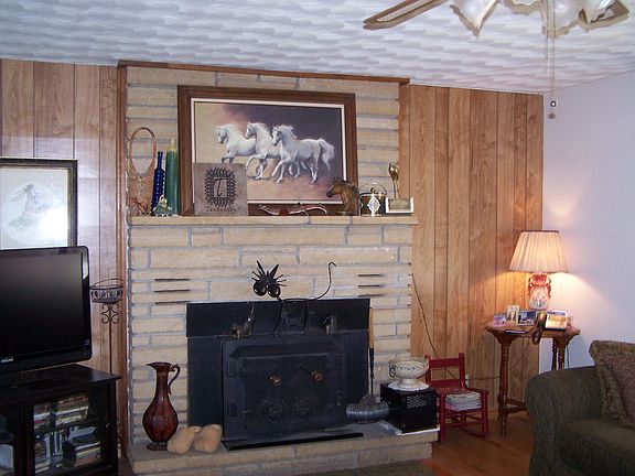 3rd image of 155 Flathead Dr
