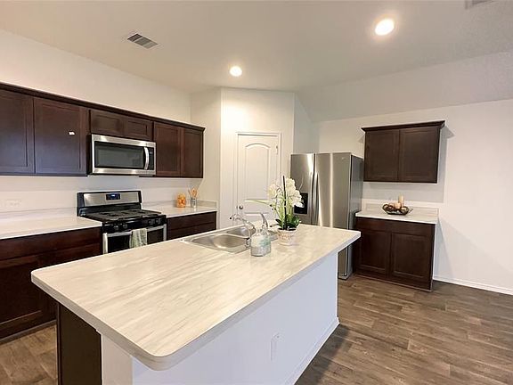 3rd image of 21519 Bonita Vista Dr