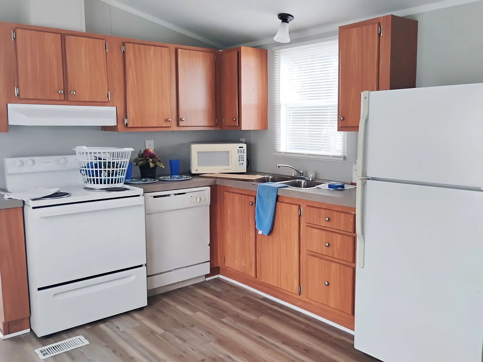 2 bed, 576 sqft, $725 — Photo 3