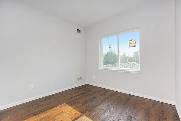Sold by Remax Edge | media 16