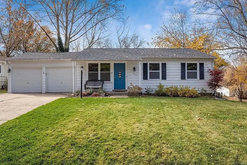 1615 Pebble Brook Dr