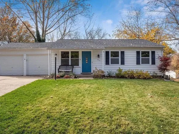 1615 Pebble Brook Dr, O'Fallon, MO 63366