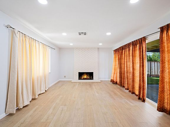 2nd image of 1165 Holmes Ave