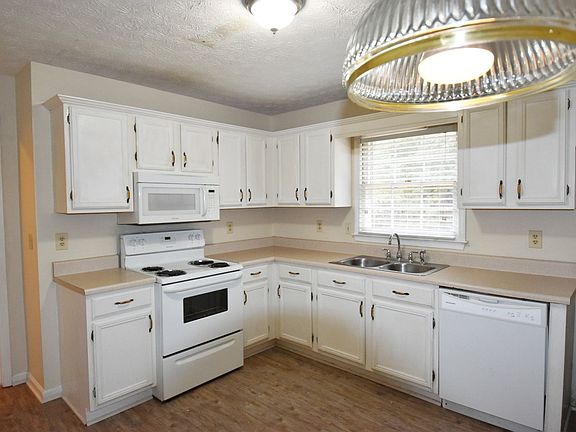 2nd image of 3435 Hudson Ln