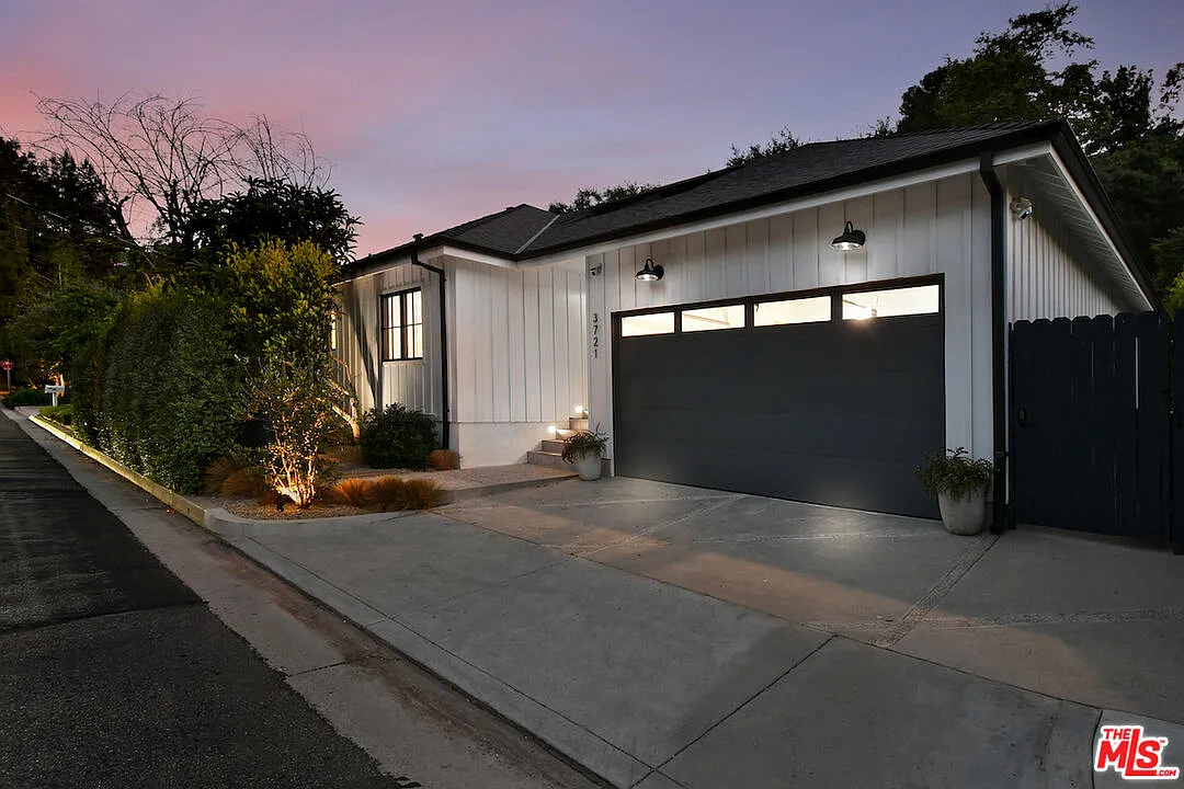 4 bed, 4.0 bath, 3456 sqft, $14,500 — Photo 3