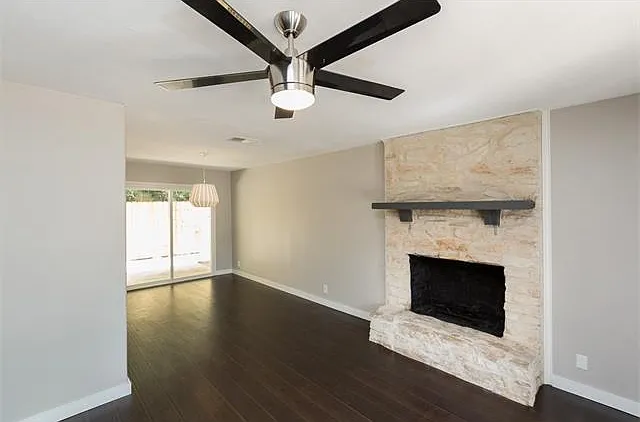 304 S Burnet St — Photo 3