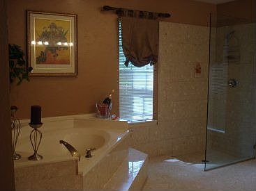 5th image of 197 Kingswood Dr
