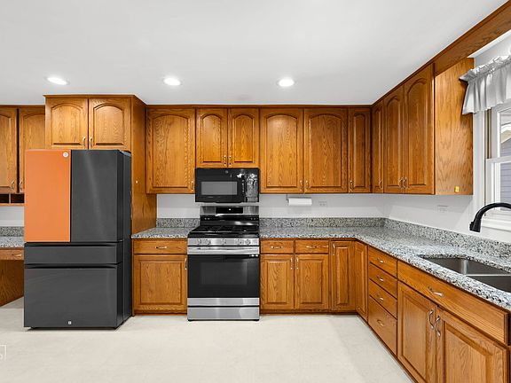 4th image of 20589 N Horatio Blvd