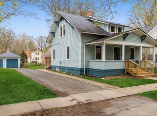 410 S Oriole Trl, Crystal Lake, IL 60014