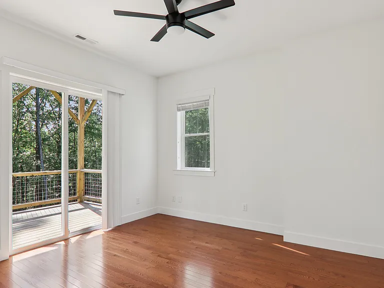178 Jonathan Ln — Photo 28